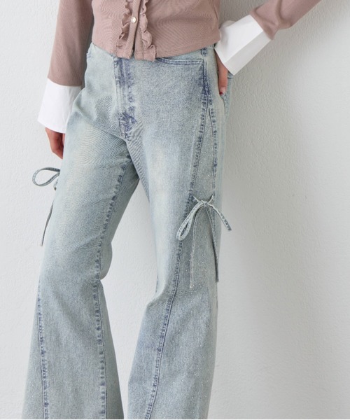 OLIVE des OLIVE(オリーブデオリーブ)の「美脚ストレッチフレアデニムパンツ(デニムパンツ・レディース・ブルー/サックスブルー/ピンク・MEDIUM/SMALL)」の4枚目の写真