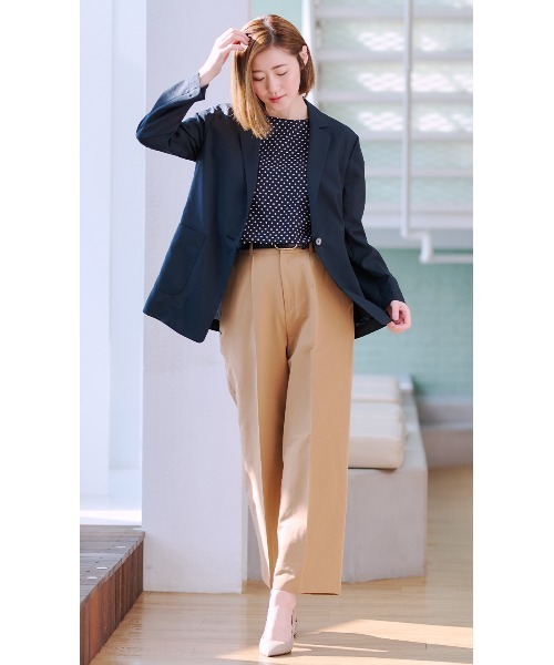 AOYAMA(アオヤマ)の「ストレートパンツ《WEB限定》(その他パンツ・レディース・ベージュ/カーキ・M/L)」の3枚目の写真