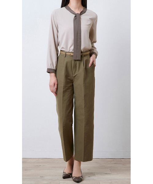 AOYAMA(アオヤマ)の「ストレートパンツ《WEB限定》(その他パンツ・レディース・ベージュ/カーキ・M/L)」の4枚目の写真