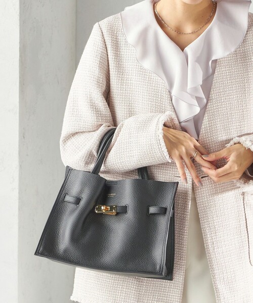 VIOLAd'ORO(ヴィオラドーロ)の「VIOLAd’ORO:金具付き トート(ショルダーバッグ・レディース・キャメル/ブラック・ONE SIZE)」の3枚目の写真