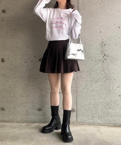etta(エタ)の「ピンクガーリーリボンロンT/長袖Tシャツ(Tシャツ/カットソー・レディース・ホワイト・MEDIUM/LARGE/SMALL)」の1枚目の写真