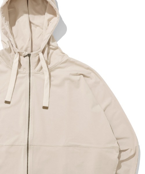 KRIFF MAYER Lady's Collection（クリフメイヤーレディースコレクション）の「【日焼け対策･接触冷感】冷涼UVカットドルマンパーカー（パーカー・レディース・カラフル/レッド/ネイビー/ナチュラル/ブラック・LARGE/MEDIUM）」の3枚目の写真