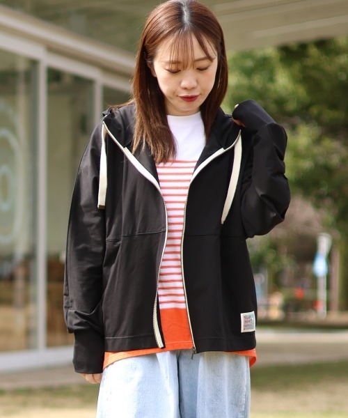 KRIFF MAYER Lady's Collection（クリフメイヤーレディースコレクション）の「【日焼け対策･接触冷感】冷涼UVカットドルマンパーカー（パーカー・レディース・カラフル/レッド/ネイビー/ナチュラル/ブラック・LARGE/MEDIUM）」の2枚目の写真