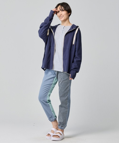 KRIFF MAYER Lady's Collection（クリフメイヤーレディースコレクション）の「【日焼け対策･接触冷感】冷涼UVカットドルマンパーカー（パーカー・レディース・カラフル/レッド/ネイビー/ナチュラル/ブラック・LARGE/MEDIUM）」の15枚目の写真