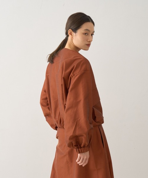 DESIGNWORKS（デザインワークス）の「ノーカラービッグポケットツイルショートブルゾン（ブルゾン・レディース・ブラック・38）」の8枚目の写真