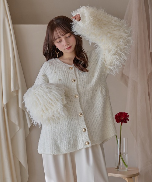 mideal(マイディール)の「shaggy sleeve peplum knit / シャギースリーブペプラムニット(ニット/セーター・レディース・グリーン/ピンクベージュ/アイボリー・FREE)」の6枚目の写真