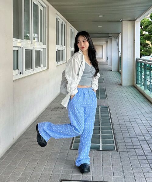 VANONE ATELIER(バノンアトリエ)の「P3195 フラワーブーツカットパンツ_Blue(その他パンツ・レディース・ブルー・M/S)」の3枚目の写真
