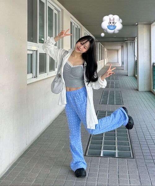 VANONE ATELIER(バノンアトリエ)の「P3195 フラワーブーツカットパンツ_Blue(その他パンツ・レディース・ブルー・M/S)」の6枚目の写真