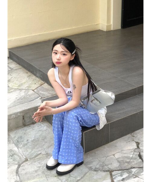 VANONE ATELIER(バノンアトリエ)の「P3195 フラワーブーツカットパンツ_Blue(その他パンツ・レディース・ブルー・M/S)」の7枚目の写真