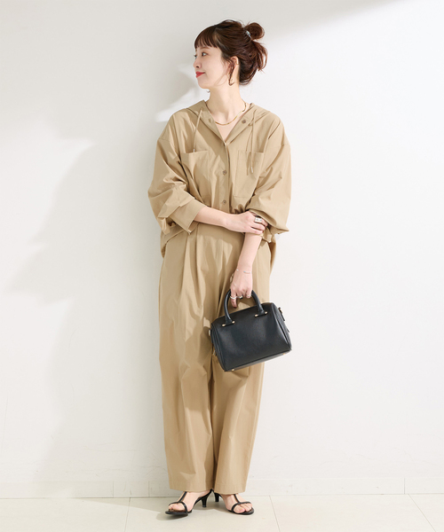 B.C STOCK(ベーセーストック)の「《2点セット》ウォッシャブル / 撥水フードシャツ/パンツSET UP(その他パンツ・レディース・ベージュ/ブラック・FREE)」の1枚目の写真