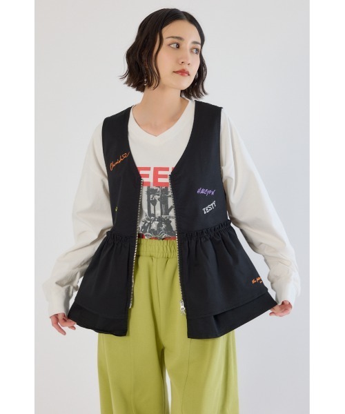 RODEO CROWNS WIDE BOWL（ロデオクラウンズワイドボウル）の「embroideryフロントジップベスト（ベスト・レディース・ホワイト/ブラック/ブルー・FREE）」の12枚目の写真
