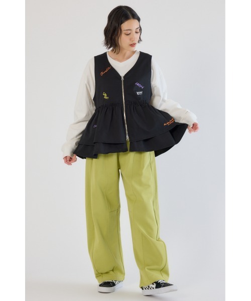 RODEO CROWNS WIDE BOWL（ロデオクラウンズワイドボウル）の「embroideryフロントジップベスト（ベスト・レディース・ホワイト/ブラック/ブルー・FREE）」の14枚目の写真