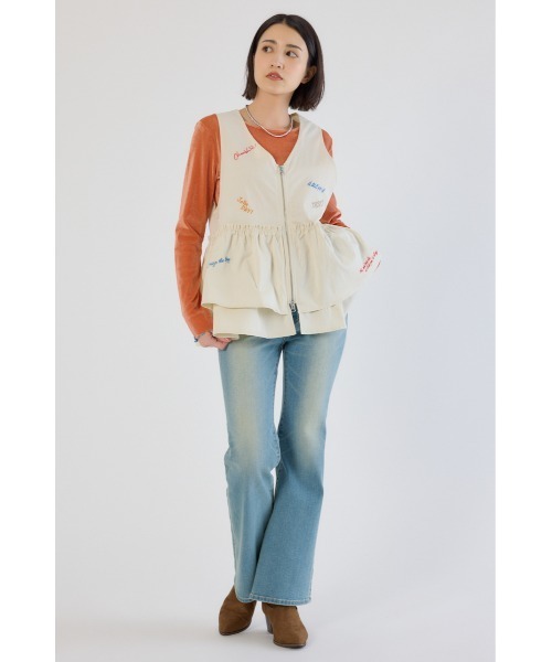 RODEO CROWNS WIDE BOWL（ロデオクラウンズワイドボウル）の「embroideryフロントジップベスト（ベスト・レディース・ホワイト/ブラック/ブルー・FREE）」の8枚目の写真