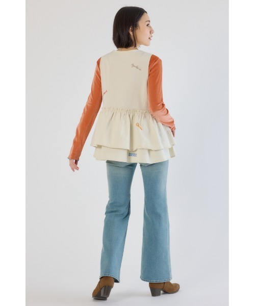 RODEO CROWNS WIDE BOWL（ロデオクラウンズワイドボウル）の「embroideryフロントジップベスト（ベスト・レディース・ホワイト/ブラック/ブルー・FREE）」の9枚目の写真