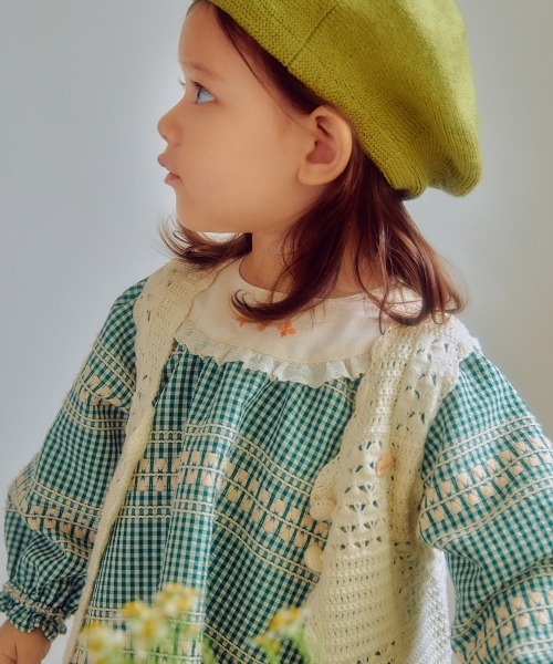 moimoln（モイモルン）の「スカーレットニットベスト（ベスト・キッズ・クリーム・110cm/120cm/130cm/100cm）」の4枚目の写真