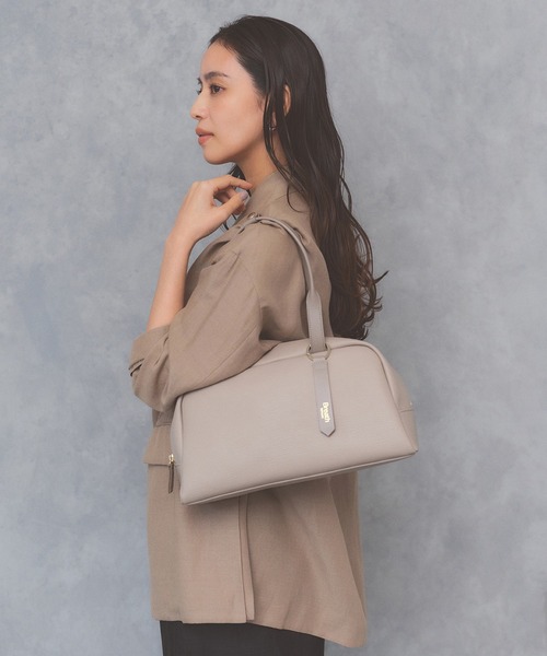 Breath TOPKAPI（ブレストプカピ）の「【Breath TOPKAPI】RIPPLE リプル ワイド ボストンバッグ チャーム付き（ボストンバッグ・レディース・アイボリー/ブラック/ベージュ系その他3・FREE）」の3枚目の写真