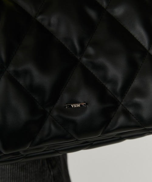 VION（ヴィオン）の「Quilted Padding Shoulder Bag / キルティングパディングショルダーバッグ（ショルダーバッグ・レディース・ブラック・FREE）」の6枚目の写真