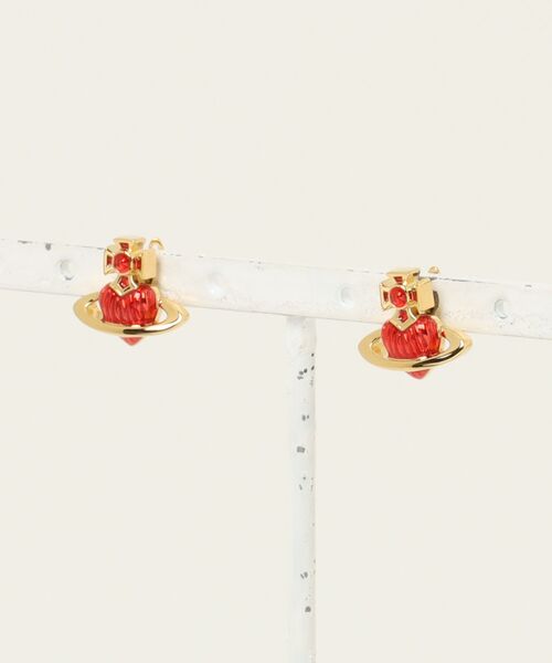Vivienne Westwood（ヴィヴィアンウエストウッド）の「FABIANNA BAS RELIEF EARRINGS（その他・レディース・ゴールド/シルバー・FREE）」の2枚目の写真