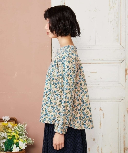 Los molinos de vient フラワープリントカットソー（Tシャツ