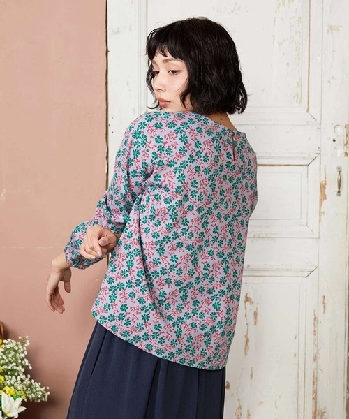 Jocomomola(ホコモモラ)の「Los molinos de vient フラワープリントカットソー(Tシャツ/カットソー・レディース・ライラック/オレンジ・40)」の5枚目の写真