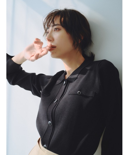 Andemiu（アンデミュウ）の「エリツキボタンカーディガン656625（ニット/セーター・レディース・ブルー/オフホワイト/ブラック・FREE）」の3枚目の写真