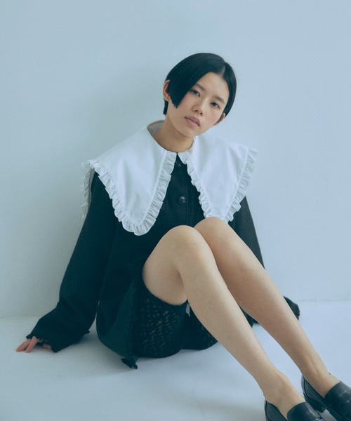 EN NEUME(エンノイム)の「Big Collar Frill Blouse(シャツ/ブラウス・レディース・ホワイト/ブラック/ブラック系その他・FREE)」の11枚目の写真