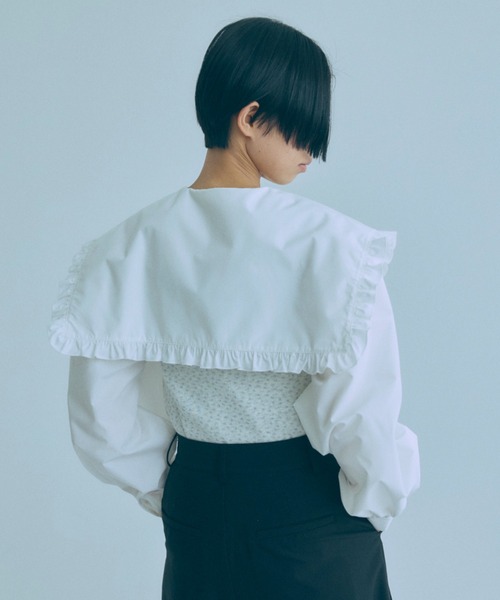 EN NEUME(エンノイム)の「Big Collar Frill Blouse(シャツ/ブラウス・レディース・ホワイト/ブラック/ブラック系その他・FREE)」の5枚目の写真