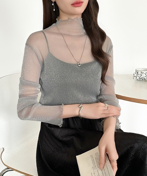 COCOMOMO(ココモモ)の「レイヤードで差がつく煌めきラメ ラメシアートップス ハイネック ラメ シアートップス シアー メロー レイヤード インナー 長袖(Tシャツ/カットソー・レディース・ブラック/グレー/ライトブラウン/ベージュ/ホワイト・FREE)」の2枚目の写真