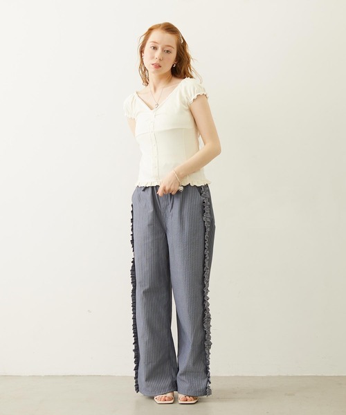 MILKFED.(ミルクフェド)の「FRILL CAP SLEEVE TOP(Tシャツ/カットソー・レディース・オフホワイト/ブラック/レッド・ONE SIZE)」の10枚目の写真