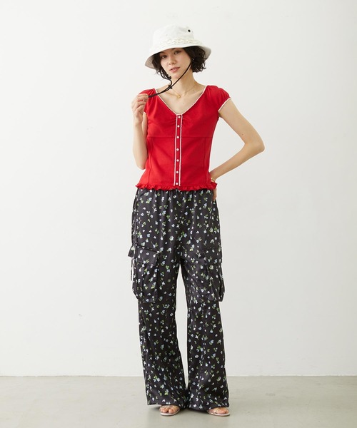 MILKFED.(ミルクフェド)の「FRILL CAP SLEEVE TOP(Tシャツ/カットソー・レディース・オフホワイト/ブラック/レッド・ONE SIZE)」の20枚目の写真