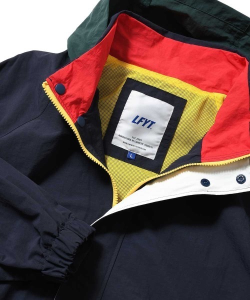 LFYT（エルエフワイティー）の「LFYT ラファイエット - COLORBLOCK WINDBREAKER ウィンドブレーカー LS261001（ナイロンジャケット・メンズ・ネイビー/グリーン・XX-LARGE/X-LARGE/LARGE/MEDIUM）」の7枚目の写真