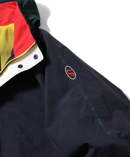 LFYT（エルエフワイティー）の「LFYT ラファイエット - COLORBLOCK WINDBREAKER ウィンドブレーカー LS261001（ナイロンジャケット・メンズ・ネイビー/グリーン・XX-LARGE/X-LARGE/LARGE/MEDIUM）」の8枚目の写真