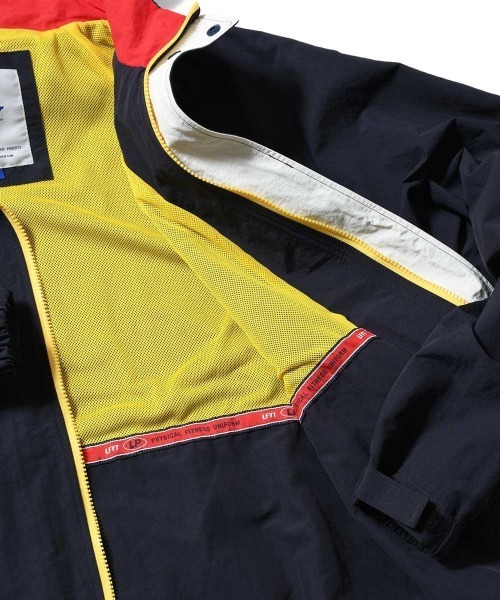LFYT（エルエフワイティー）の「LFYT ラファイエット - COLORBLOCK WINDBREAKER ウィンドブレーカー LS261001（ナイロンジャケット・メンズ・ネイビー/グリーン・XX-LARGE/X-LARGE/LARGE/MEDIUM）」の9枚目の写真