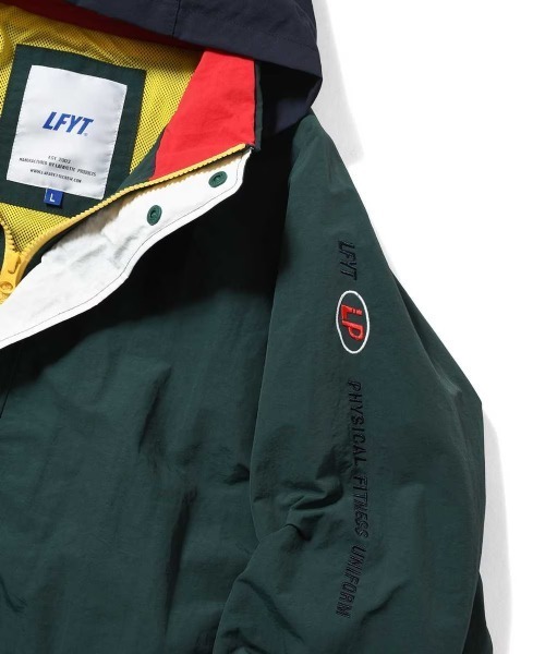 LFYT（エルエフワイティー）の「LFYT ラファイエット - COLORBLOCK WINDBREAKER ウィンドブレーカー LS261001（ナイロンジャケット・メンズ・ネイビー/グリーン・XX-LARGE/X-LARGE/LARGE/MEDIUM）」の14枚目の写真