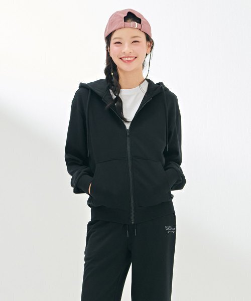 CHASECULT(チェイスカルト)の「共用エッセンシャルフードジップアップジャケット-DAZU4301B03(パーカー・メンズ・ブラック・100/105/110/90/95)」の3枚目の写真