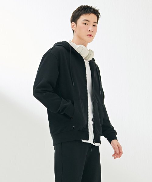 CHASECULT(チェイスカルト)の「共用エッセンシャルフードジップアップジャケット-DAZU4301B03(パーカー・メンズ・ブラック・100/105/110/90/95)」の4枚目の写真