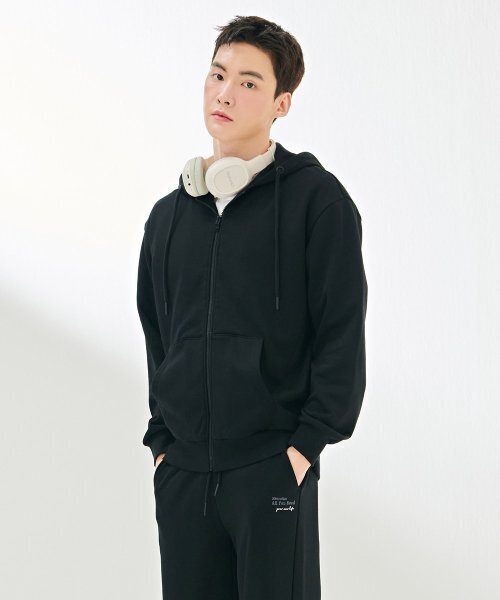 CHASECULT(チェイスカルト)の「共用エッセンシャルフードジップアップジャケット-DAZU4301B03(パーカー・メンズ・ブラック・100/105/110/90/95)」の5枚目の写真