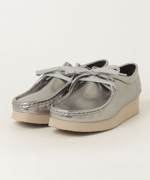 Clarks(クラークス)の「Clarks Wallabee. 2604 / クラークス ワラビー 2604(ブーツ・レディース・シルバー・23.0cm/23.5cm/24.0cm/24.5cm/25.0cm)」の1枚目の写真