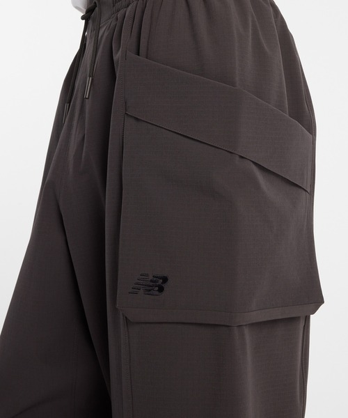NEW BALANCE(ニューバランス)の「NB GREY クロップドカーゴパンツ(カーゴパンツ・メンズ・グリーン/スミクロ/ベージュ・SMALL/MEDIUM/LARGE/X-LARGE/XX-LARGE)」の4枚目の写真