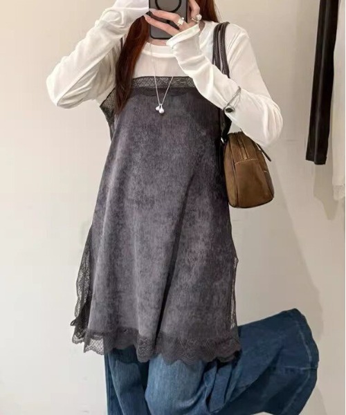 gossip!ロサンゼルス(ゴシップロサンゼルス)の「Y2K レースキャミソール(レイヤード・重ね着トップス)(ワンピース・レディース・オフホワイト/グレー/ブラック・M)」の3枚目の写真