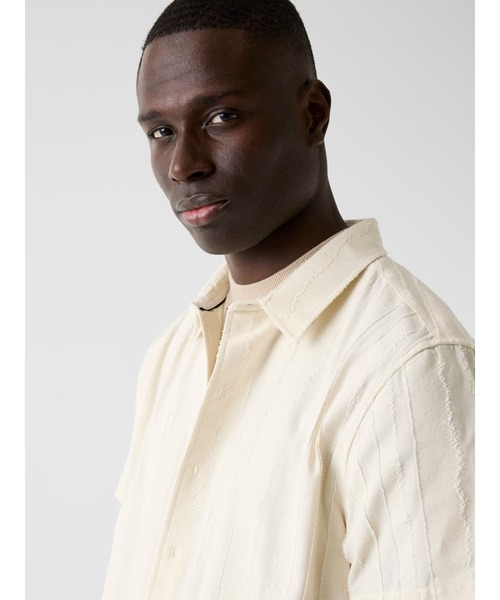 DOBBY Textured Stripe Shirt シャツ | GUESS(ゲス) JAPAN 公式