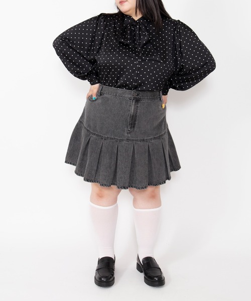 PUNYUS(プニュズ)の「プリーツヘムデニムミニスカート(デニムスカート・レディース・ブラック/ライトブルー・3/2/1/5/4)」の9枚目の写真