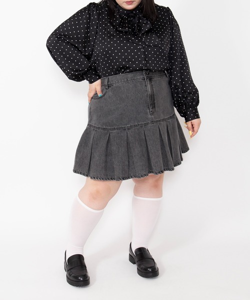 PUNYUS(プニュズ)の「プリーツヘムデニムミニスカート(デニムスカート・レディース・ブラック/ライトブルー・3/2/1/5/4)」の11枚目の写真
