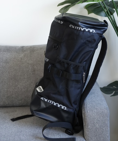 OUTDOOR PRODUCTS(アウトドアプロダクツ)の「OUTDOOR PRODUCTS ボックスリュック 30L(バックパック/リュック・メンズ・ピンク/ブラック・フリー)」の3枚目の写真