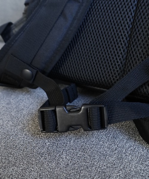 OUTDOOR PRODUCTS(アウトドアプロダクツ)の「OUTDOOR PRODUCTS ボックスリュック 30L(バックパック/リュック・メンズ・ピンク/ブラック・フリー)」の17枚目の写真