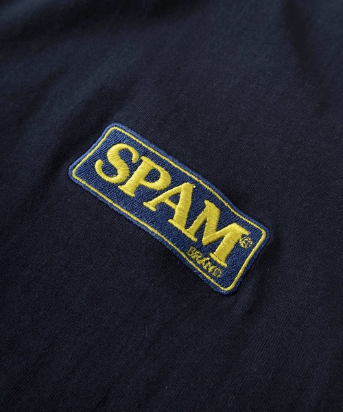 SlashDate（スラッシュデイト）の「【80】SPAM ワンポイント刺繍 バックプリント クルーネックTシャツ/ユニセックス/レディース/メンズ（Tシャツ/カットソー・メンズ・ブルー系その他/グレー系その他/ブラック/ネイビー/ホワイト系その他/ホワイト/グレー/ブラック系その他・L/M）」の11枚目の写真