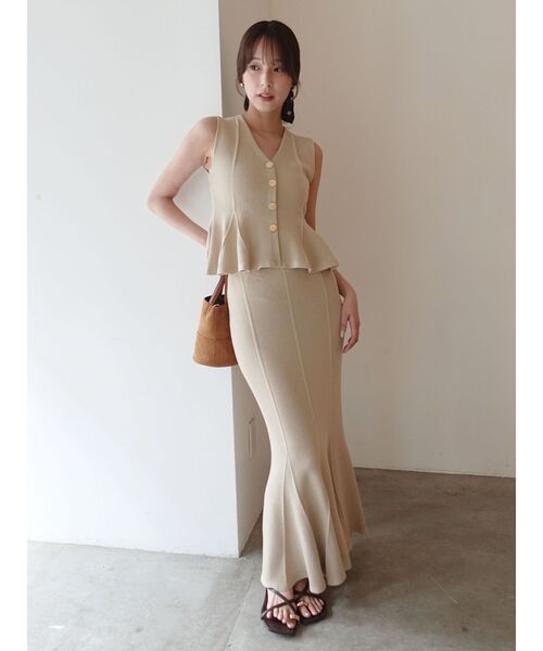 LAGUNAMOON(ラグナムーン)の「マーメイドリブニットスカート(スカート・レディース・レッド/ブラック/ベージュ・MEDIUM/SMALL)」の2枚目の写真