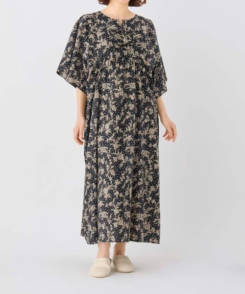 KID BLUE(キッドブルー)の「キッドブルー -26LIBERTYプリント -5分袖ワンピース -KODR345 -kidblue(ワンピース・レディース・ブラック/サックスブルー/マルチ・M)」の2枚目の写真