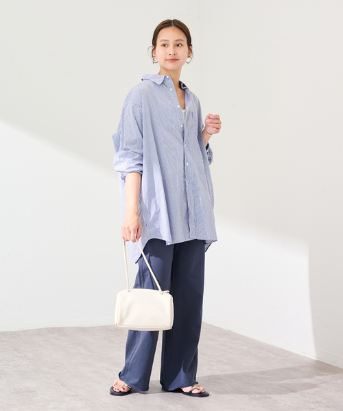 FRAMeWORK（フレームワーク）の「INDIVIDUALIZED SHIRTS クラシックフィットビッグシャツ（シャツ/ブラウス・レディース・ネイビー・FREE）」の2枚目の写真