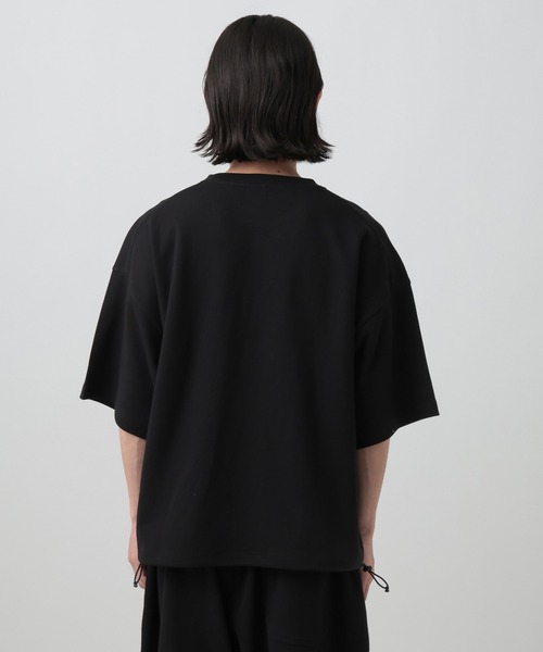 BAYFLOW（ベイフロー）の「[WEB限定]機能性2WAYポンチドロストベーシックTEE【接触冷感/吸水速乾/UVカット/遮熱】（Tシャツ/カットソー・メンズ・ベージュ/チャコールグレー/杢グレー/ブラック/オリーブ・SMALL/MEDIUM/LARGE）」の16枚目の写真